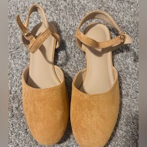 *NWOT* Tan Suede Women's Sandals